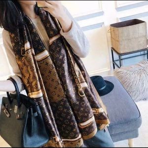 Authentic Louis Vuitton Brown Confidential Garden Silk Scarf.